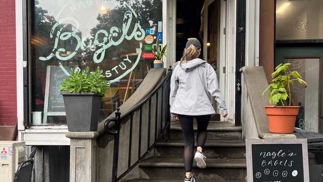 BAGEL SHOP GRIDDLE COOK — $22–$23/HR (INCL TIPS)