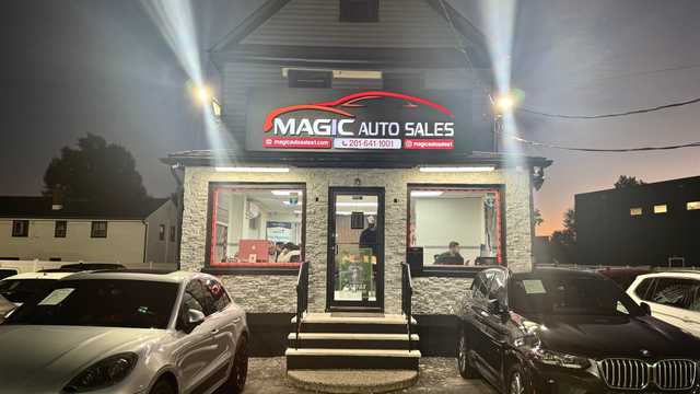 USED CAR SALESPERSON
