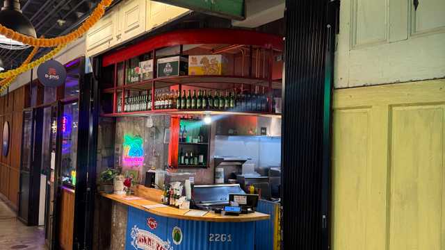 Cashier
