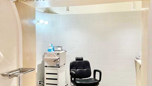 Piercer/Stylist