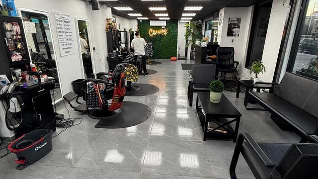 Barber / Hairdresser